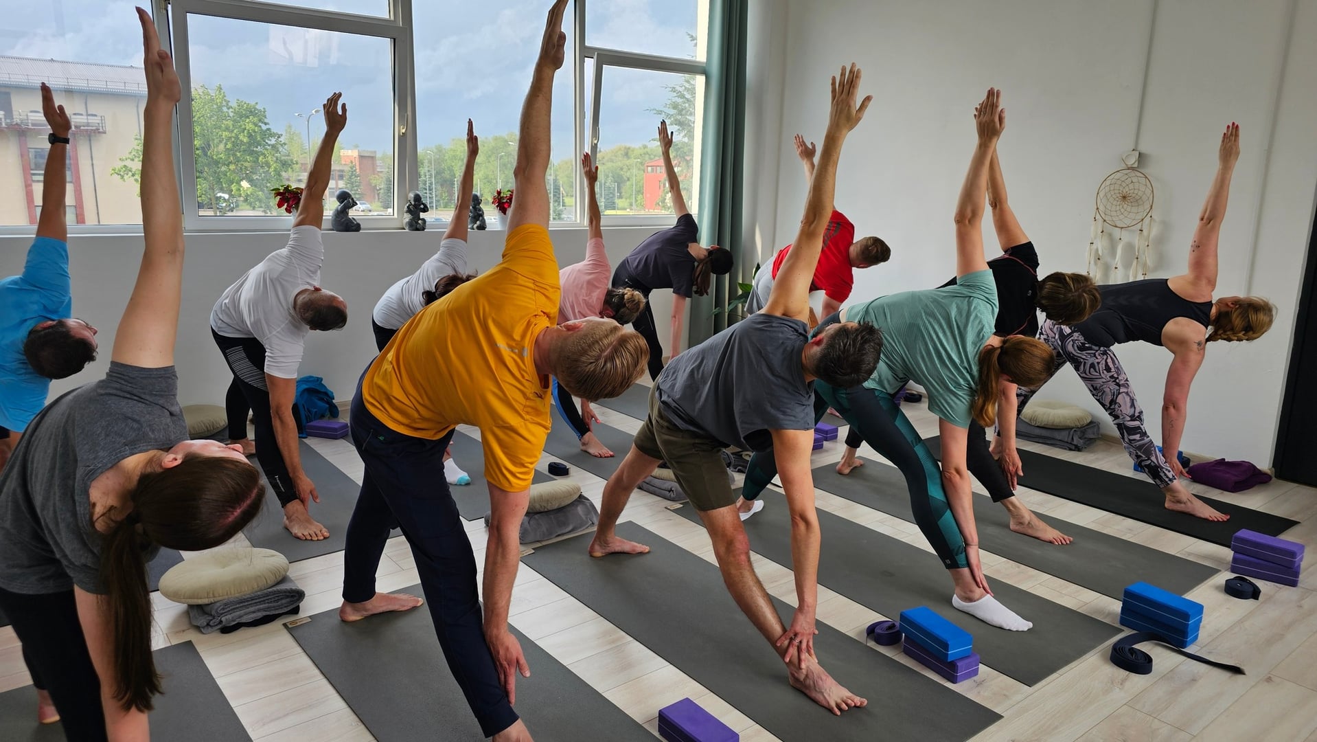 Anfänger- und Fortgeschrittenen-Yogagruppen