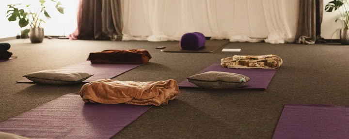 Gruppen-Rebirthing-Atemarbeitssession mit Rimas