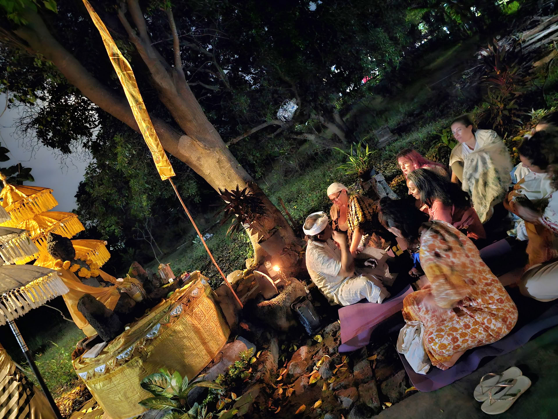 Full Moon Ceremony im Candi Buddha