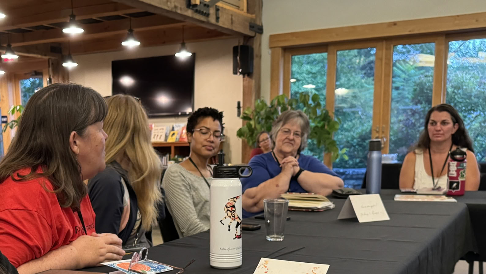Community-Retreat mit Stacy Wells und Cameron Mukwa: Feier von Native- und Indigenous-Geschichten
