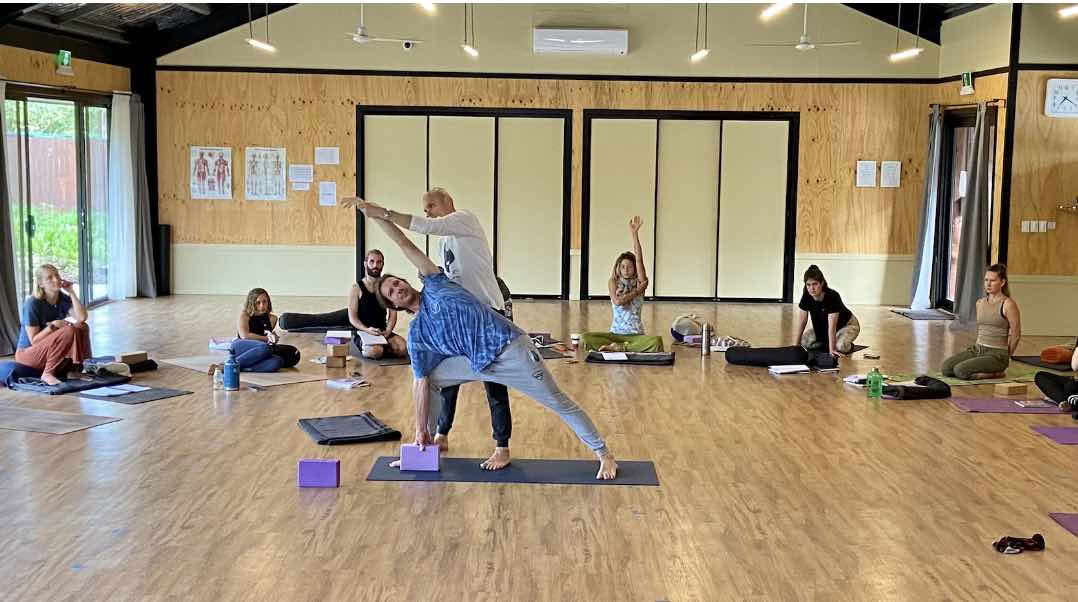 Level 2 Yoga-Lehrer-Ausbildungskurs ( RYT-300 ) – Teil 1