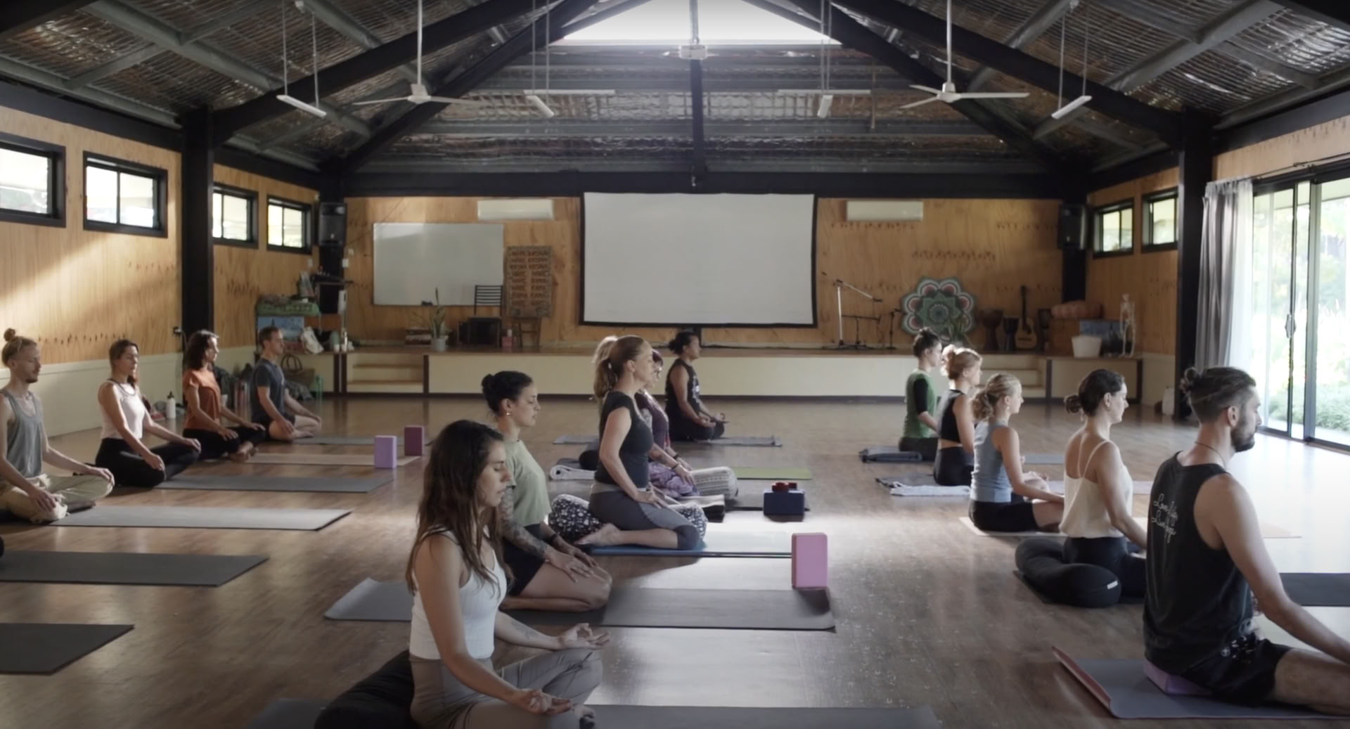 Yoga-Lehrer-Ausbildung Intensiv (RYT-200)