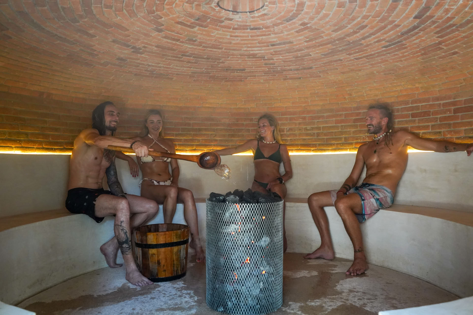 Mitgliedschaft für Sauna + Kaltwasserbecken + Fitnessstudio