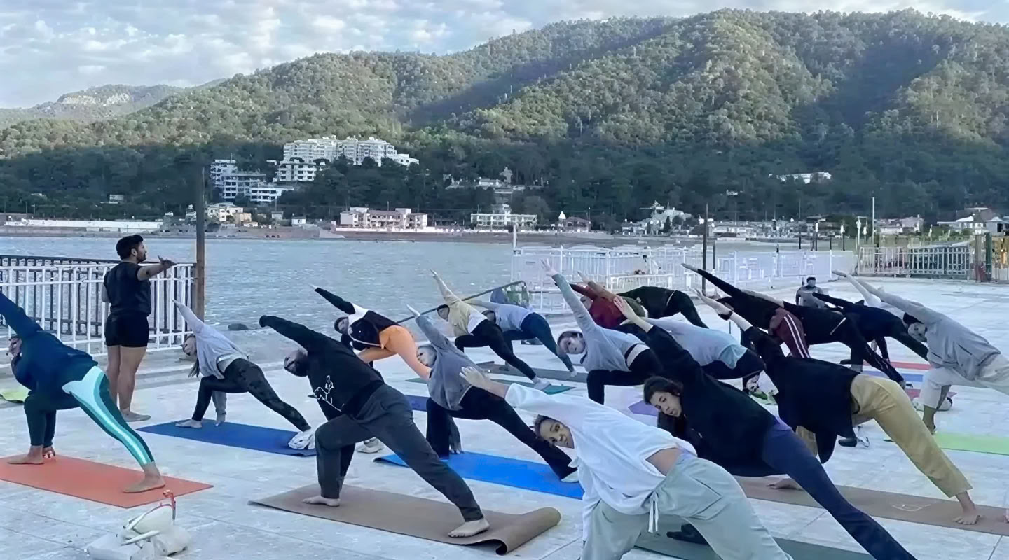 100-Stunden-Yogalehrer-Ausbildung in Rishikesh, Indien – Mai 2026