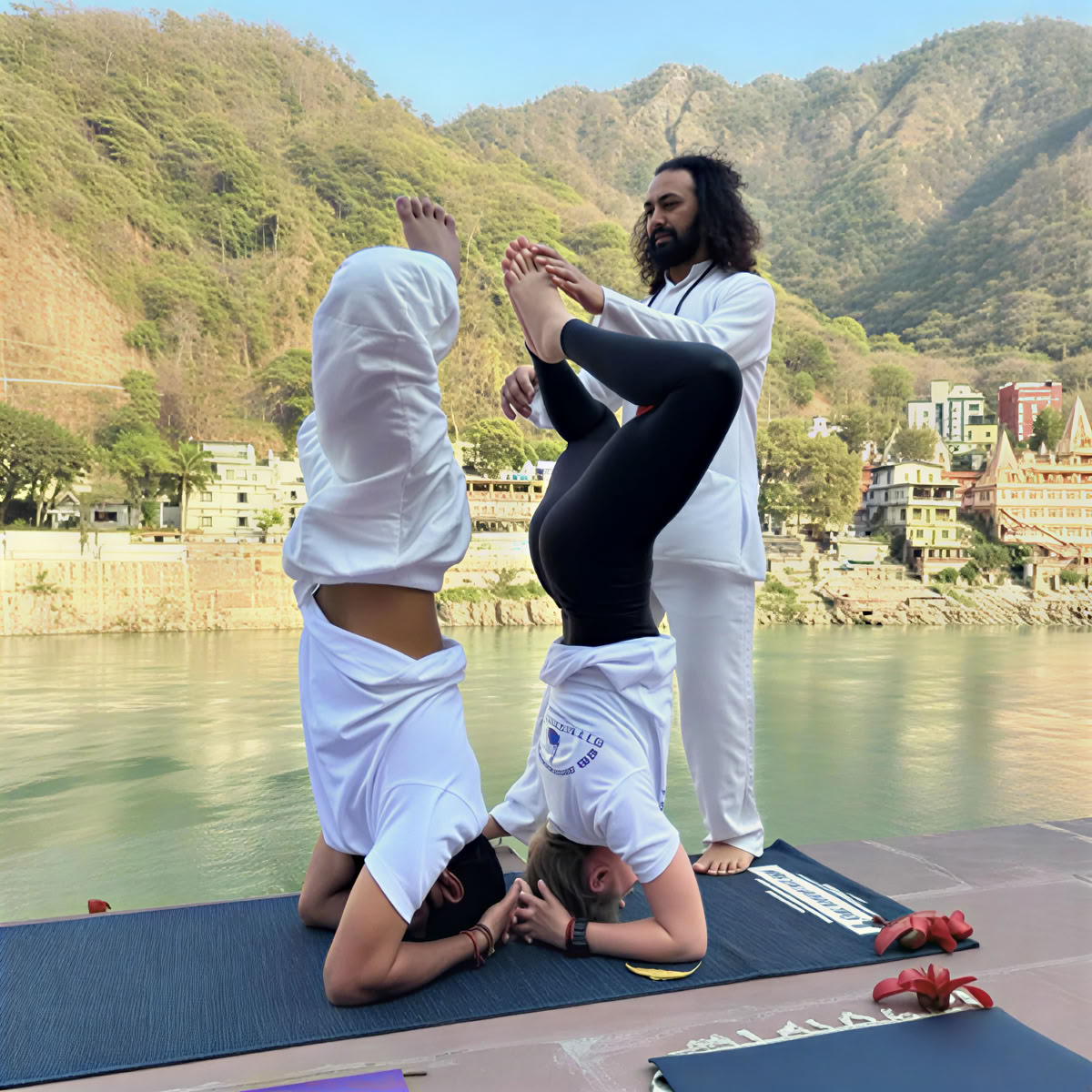 200-Stunden-Yoga-Lehrer-Ausbildungskurs in Rishikesh – 03. Mai bis 28. Mai 2026