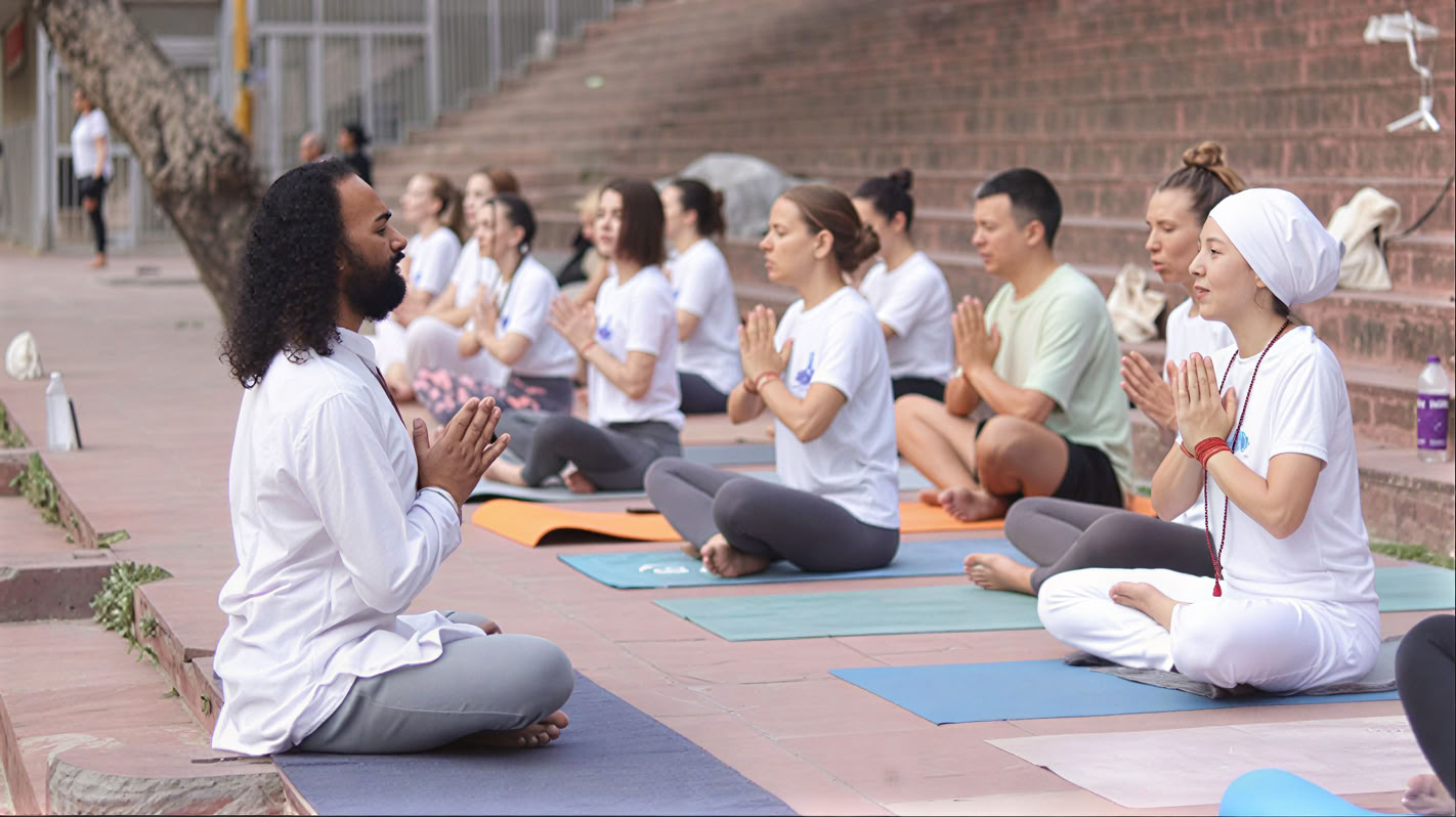 200-Stunden-Yoga-Lehrerausbildungskurs in Rishikesh – 01. Jun bis 26. Jun 2026