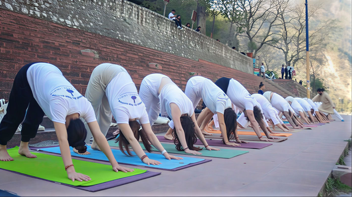 200-Stunden-Yoga-Lehrerausbildungskurs in Rishikesh – 01. Jun bis 26. Jun 2026