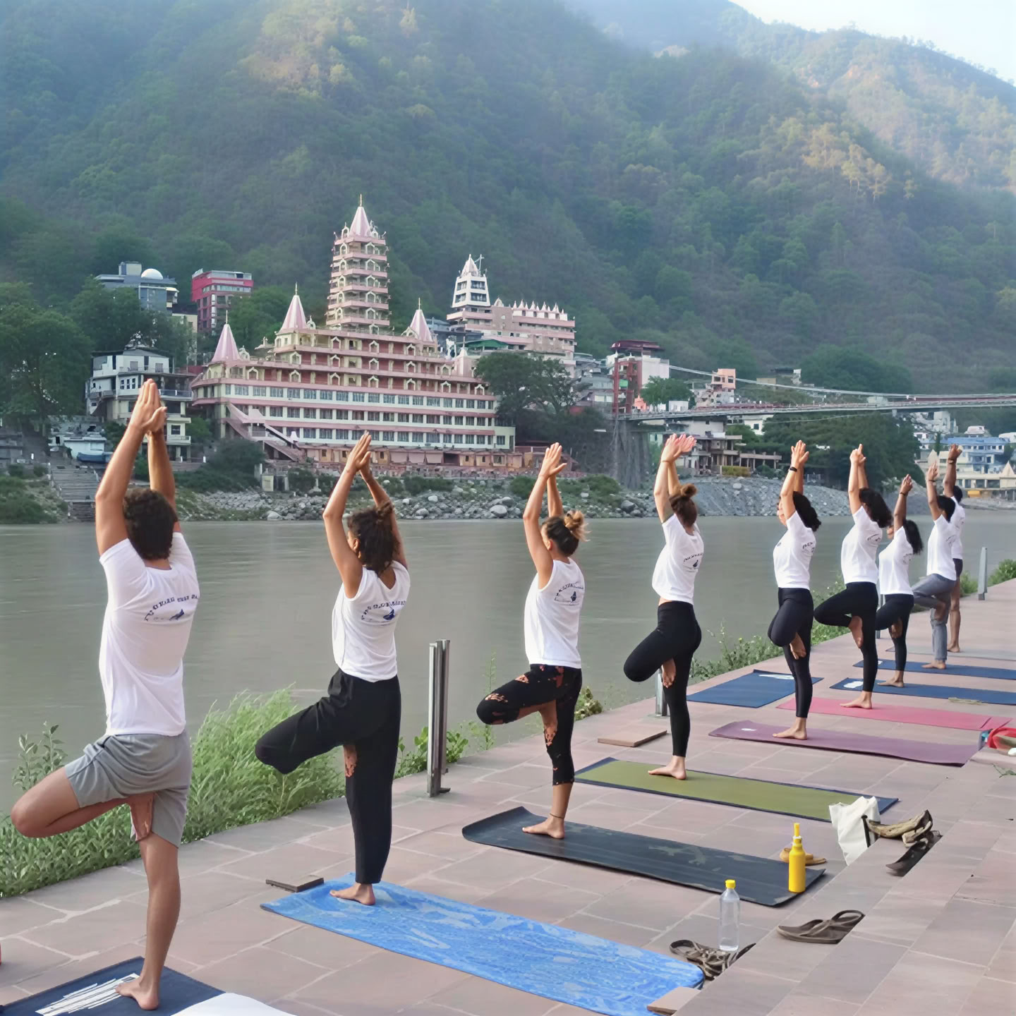 200-Stunden-Yoga-Lehrerausbildungskurs in Rishikesh – 01. Jun bis 26. Jun 2026