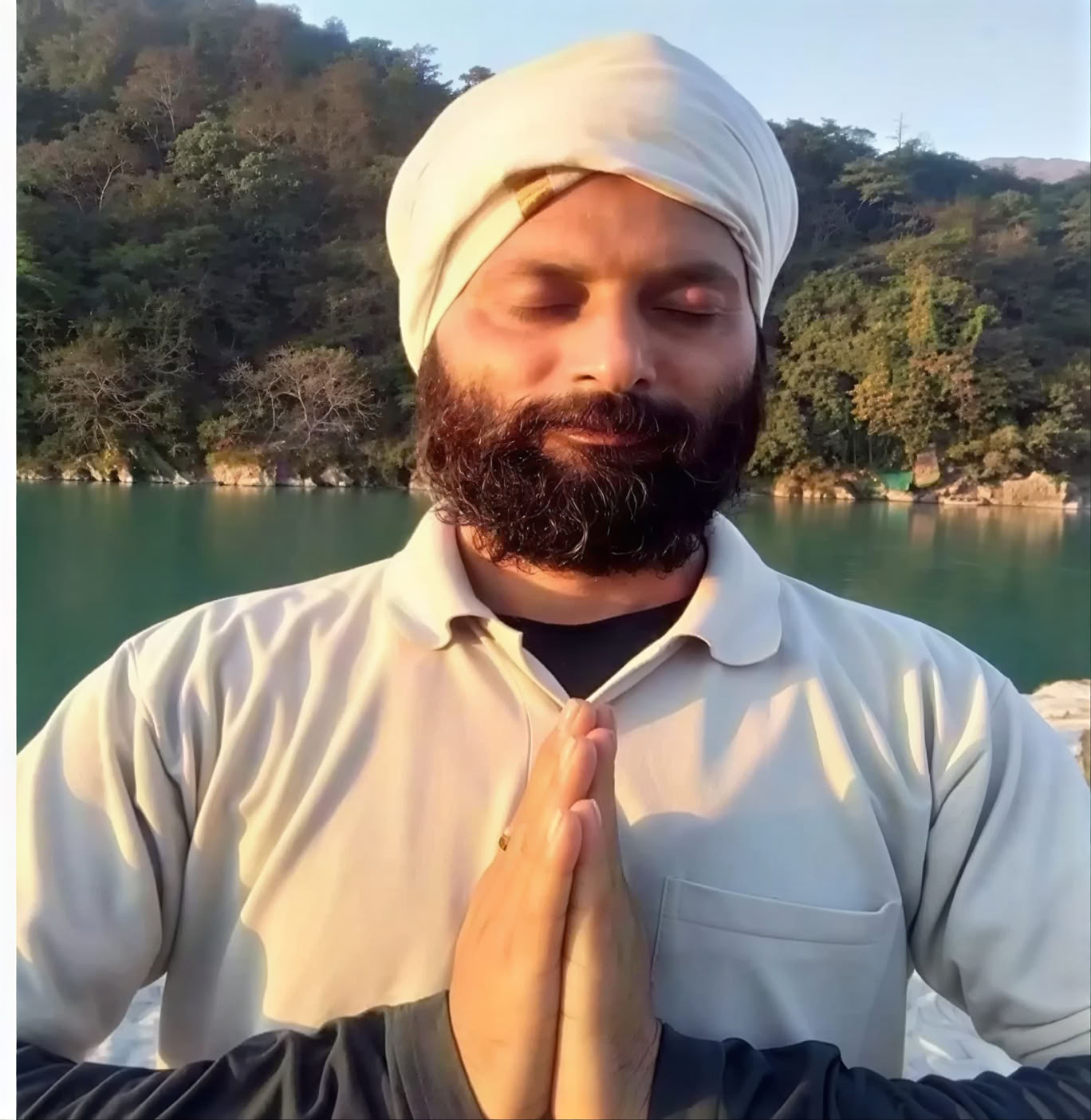 200-Stunden-Yoga-Lehrer-Ausbildungskurs in Rishikesh – 02. Aug. bis 27. Aug. 2026