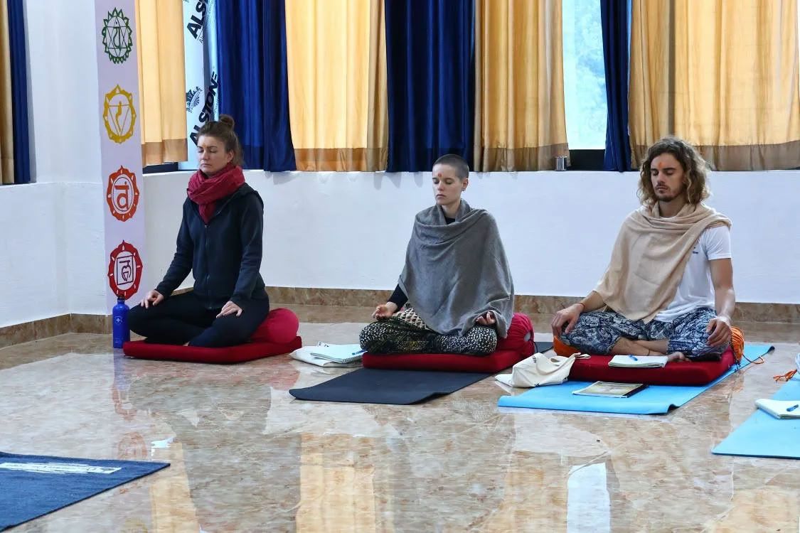 200-Stunden-Ayurveda-Yoga-Lehrerausbildung in Rishikesh, Indien