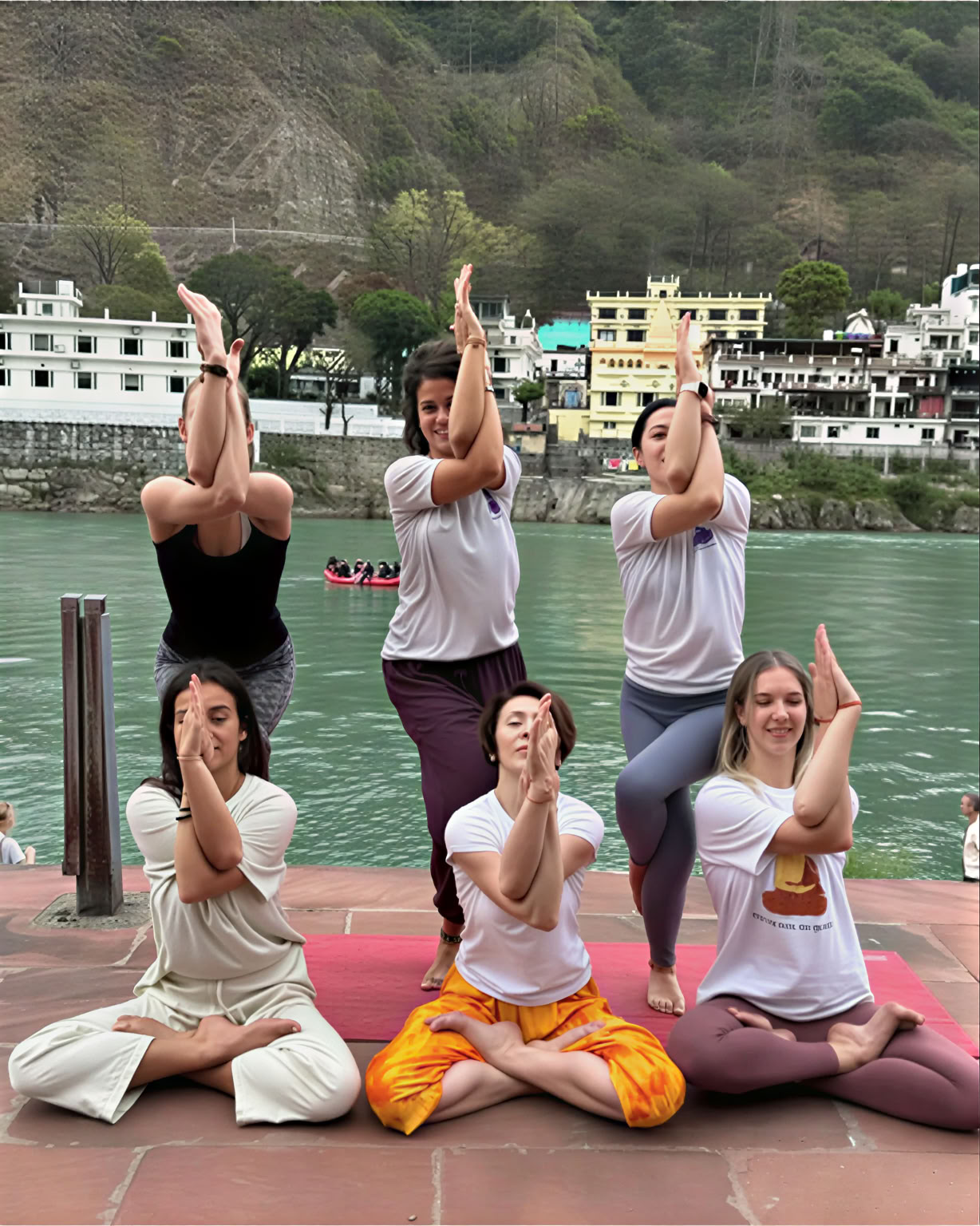 100-Stunden-Yoga-Lehrerausbildung in Rishikesh | Yoga für Anfänger