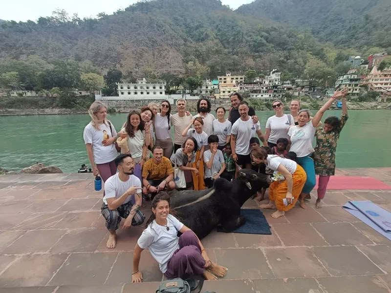 100-Stunden-Yoga-Lehrerausbildung in Rishikesh, Indien