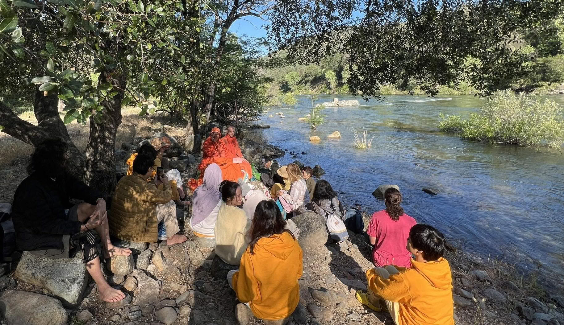 Ashram Sacred Tour – Einführung in Sivananda Yoga