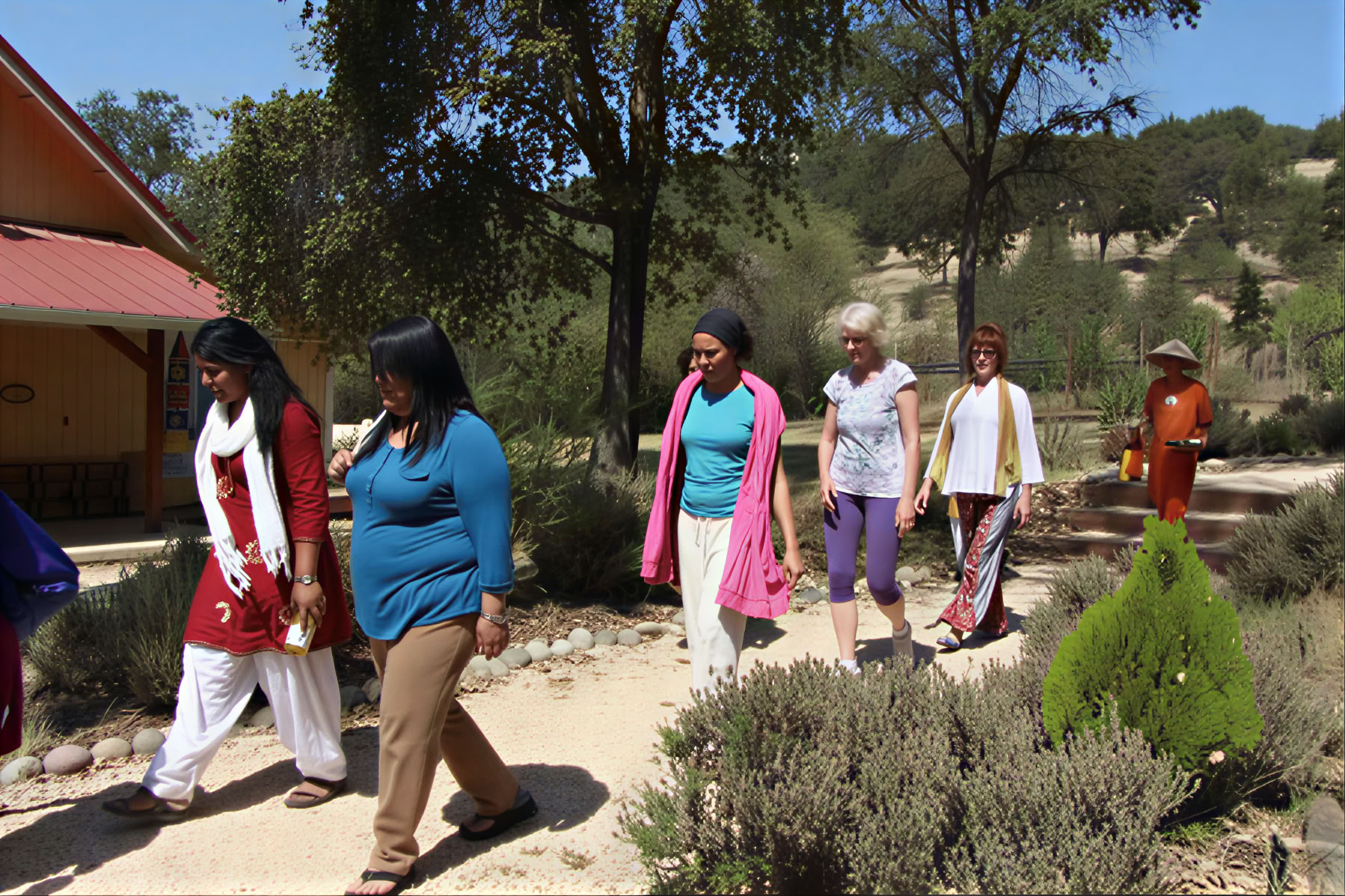 Ashram Sacred Tour – Einführung in Sivananda Yoga