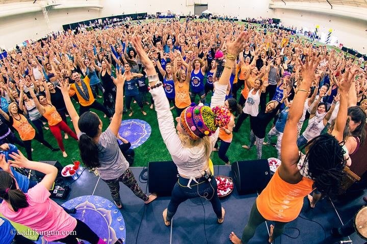 Rhythmisches Vinyasa-Intensiv mit Shiva Rea