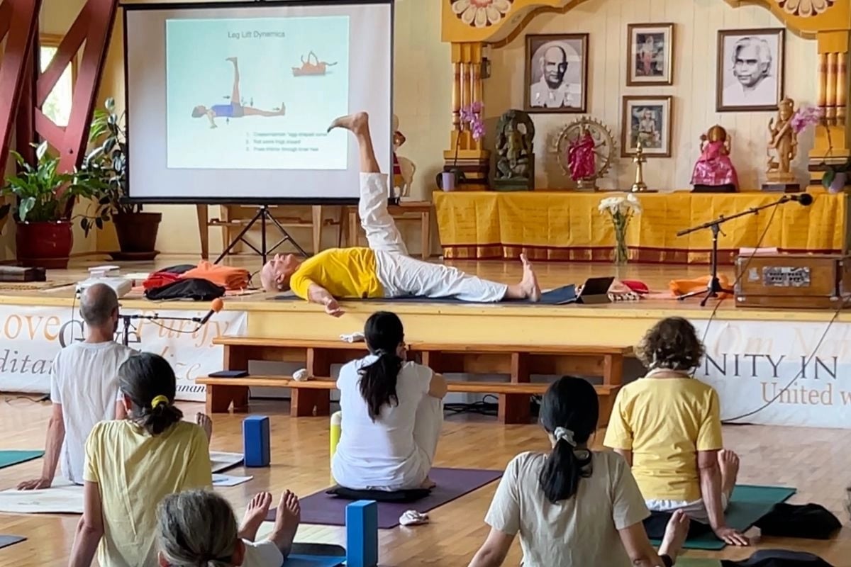 Yoga-Ausrichtungsprinzipien und Praxis