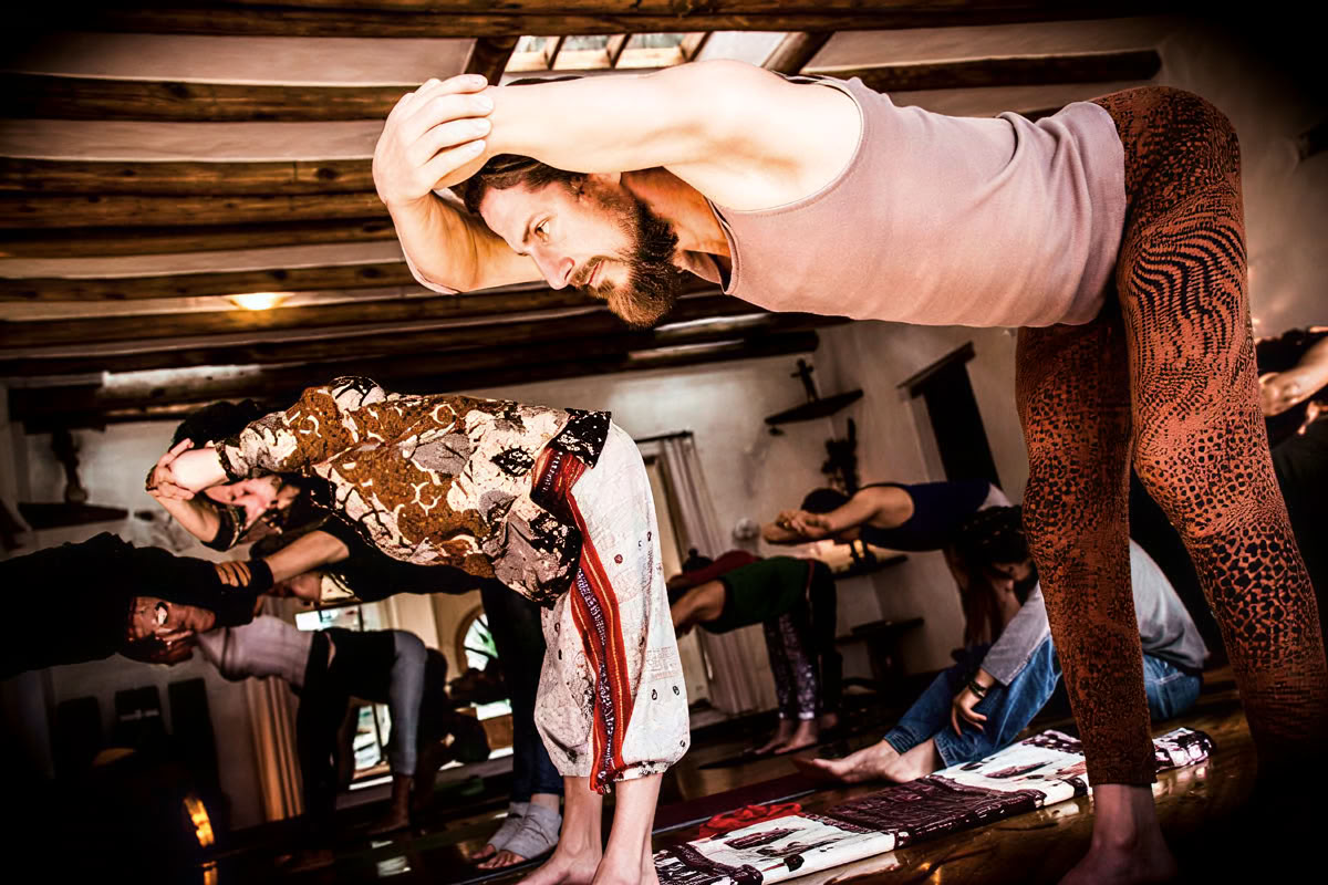100-Stunden-Yoga-Lehrerausbildung