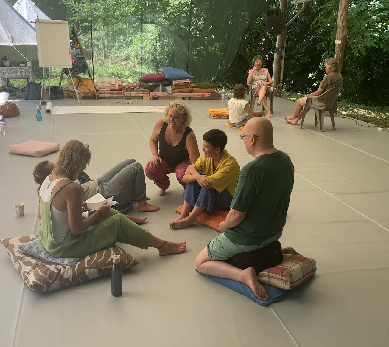 Immersives NVC-Retreat mit Bewegung und Tanz