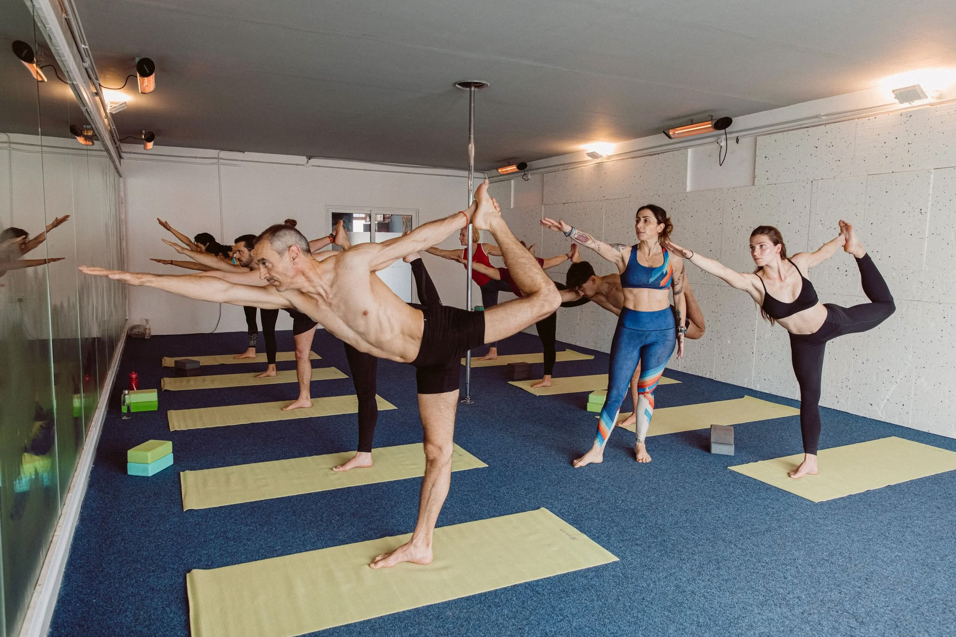 ASHTANGA GRUNDLAGEN Innere Architektur & Intelligente Praxis — Momosyoga | HotYogaMalta
