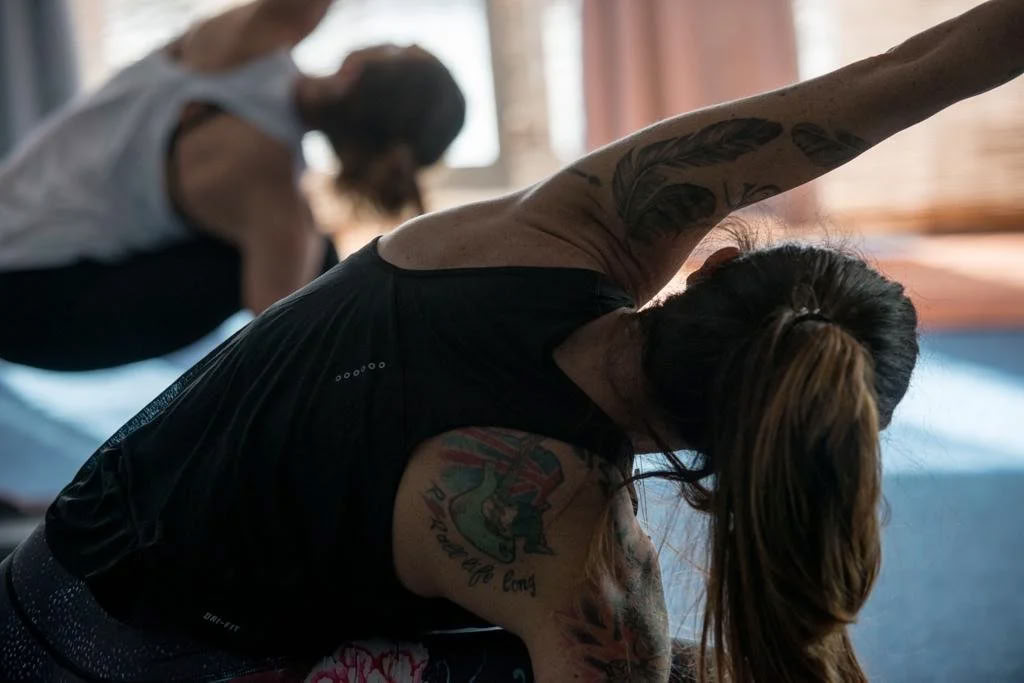 ASHTANGA GRUNDLAGEN Innere Architektur & Intelligente Praxis — Momosyoga | HotYogaMalta