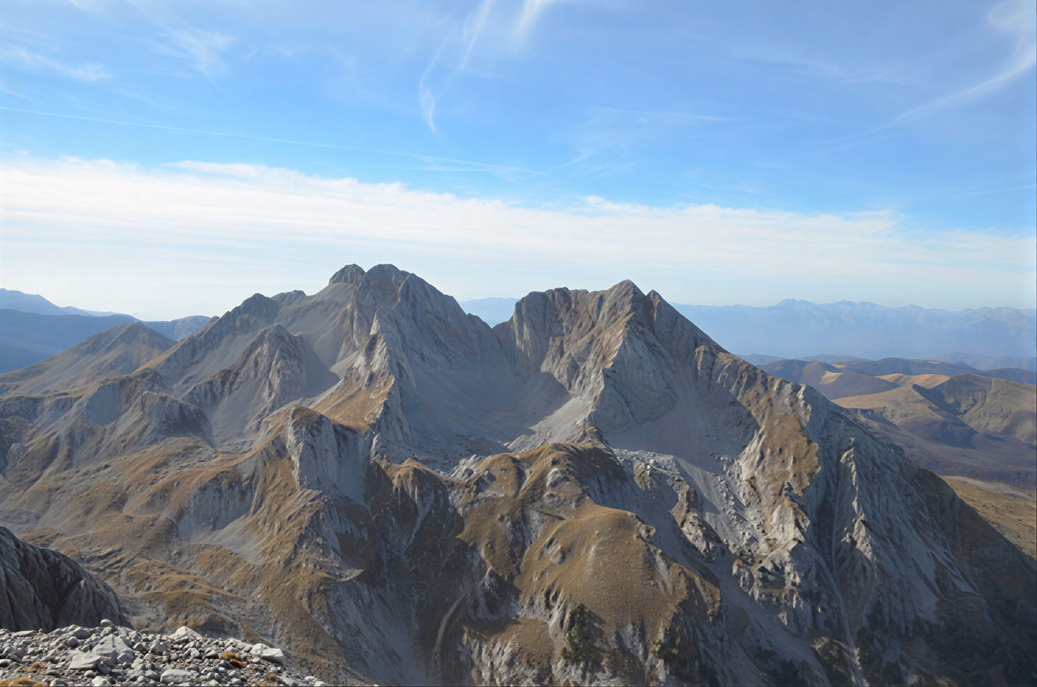 Hum Orahovski und Grlo Sokolovo Wanderung