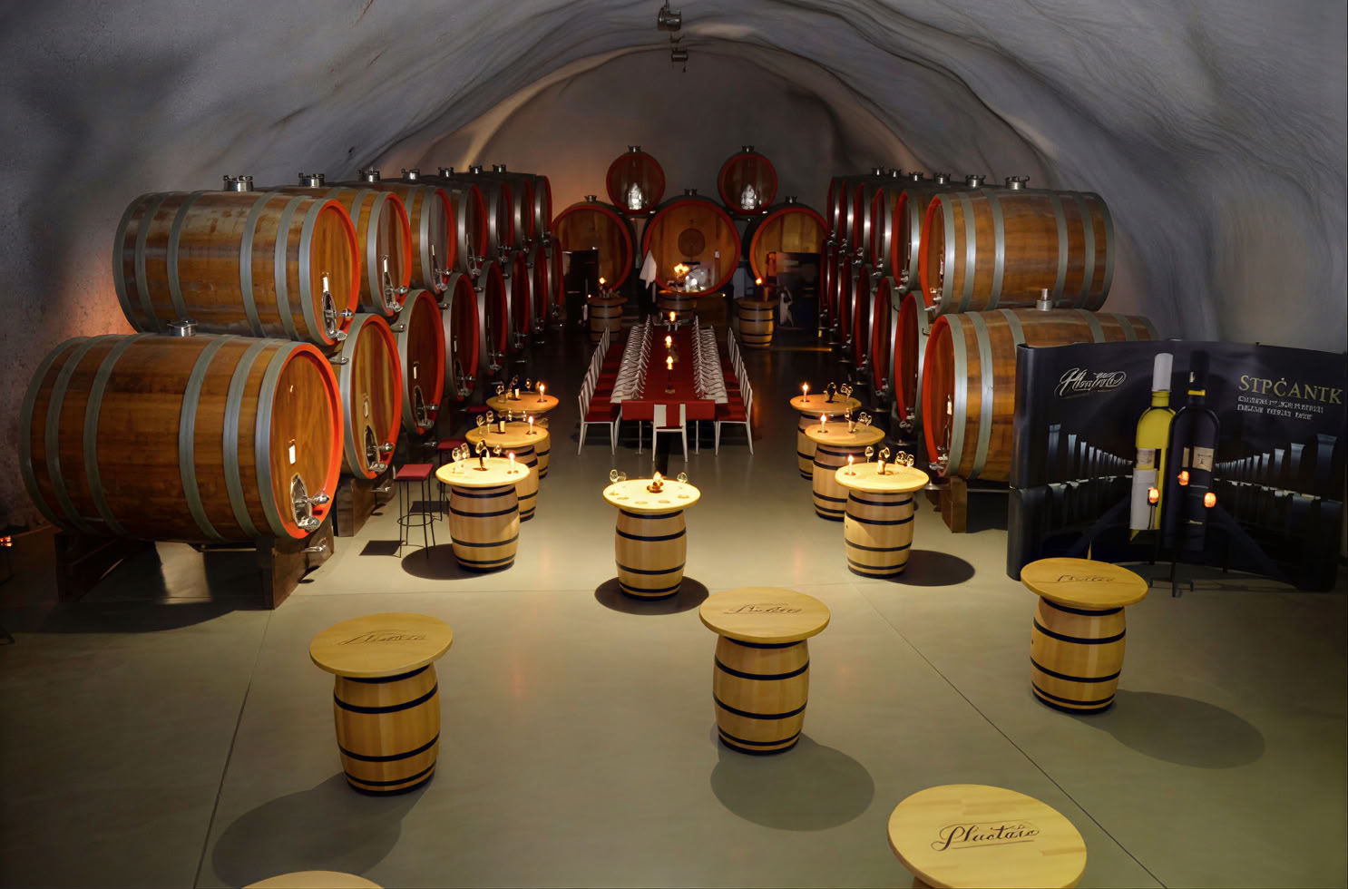 Traditionelle und moderne gemischte Weintour
