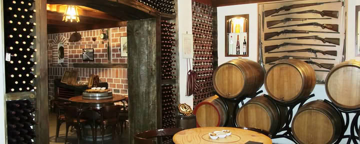 Traditionelle und moderne gemischte Weintour