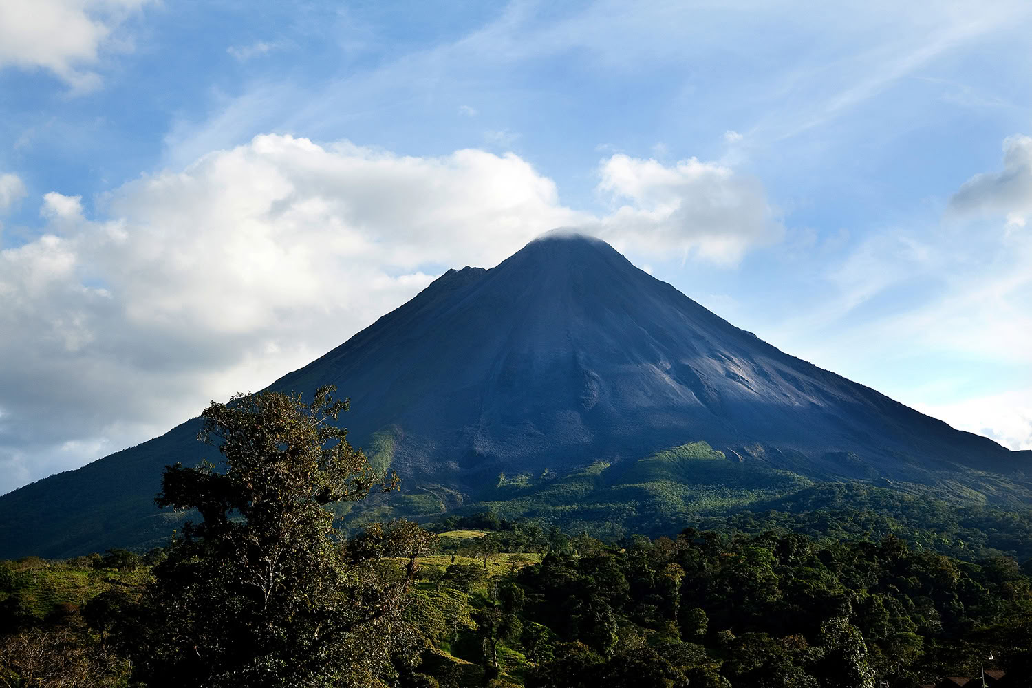 Arenal-Vulkan mit heißen Quellen