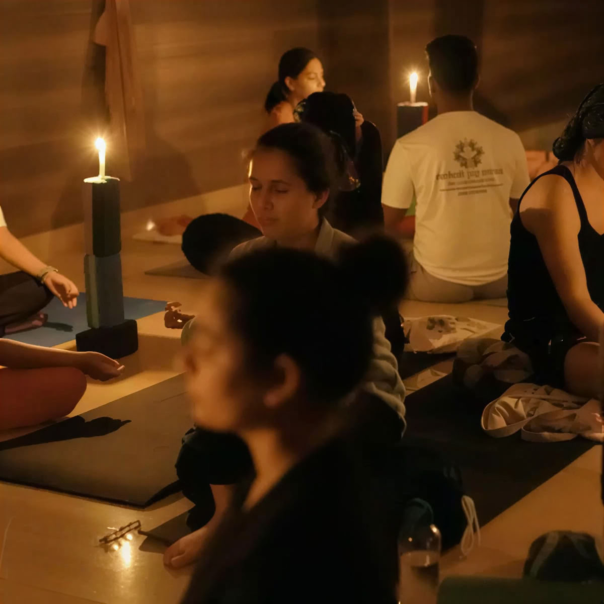 100-Stunden-Yoga-Lehrer*innen-Ausbildungsprogramm