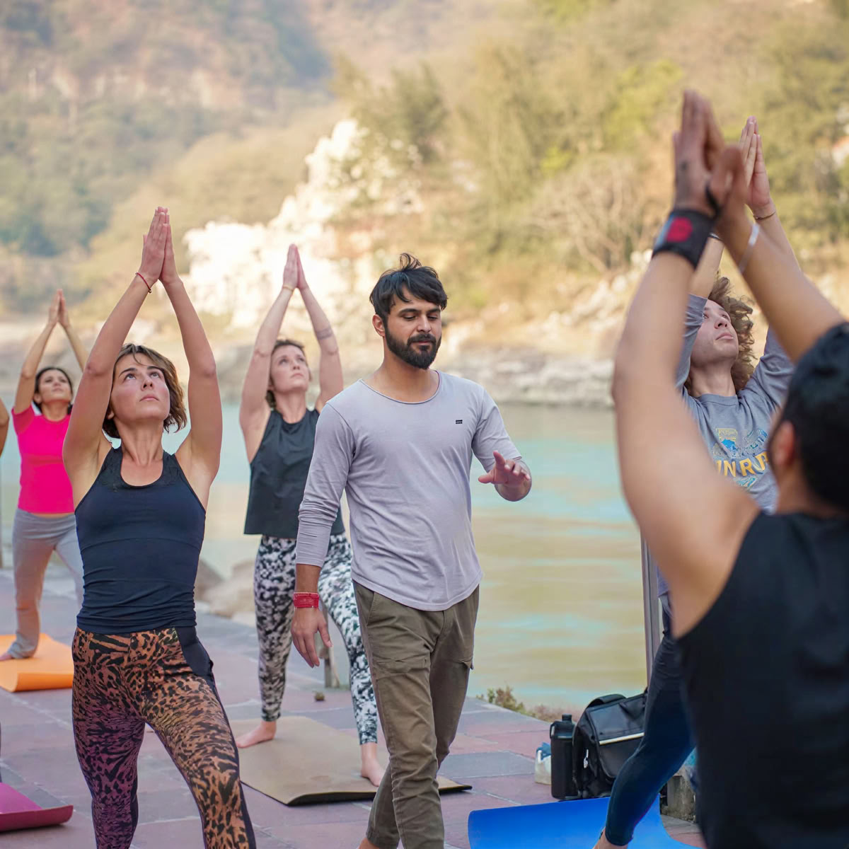 300-Stunden Yoga-Lehrer-Ausbildungsprogramm