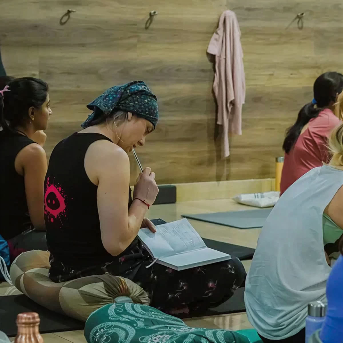 100-Stunden Yoga Lehrer Ausbildung in Rishikesh