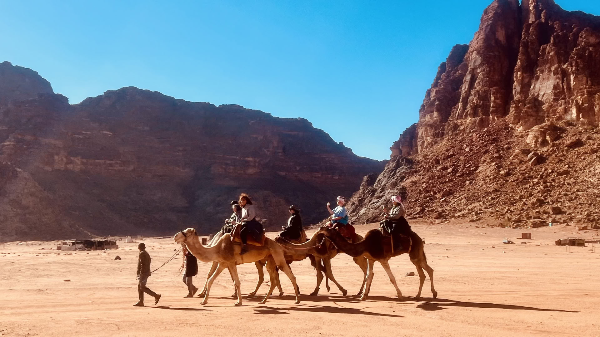 4-tägiges Kamel-Trekking-Abenteuer mit Beduinen in Wadi Rum, Jordanien