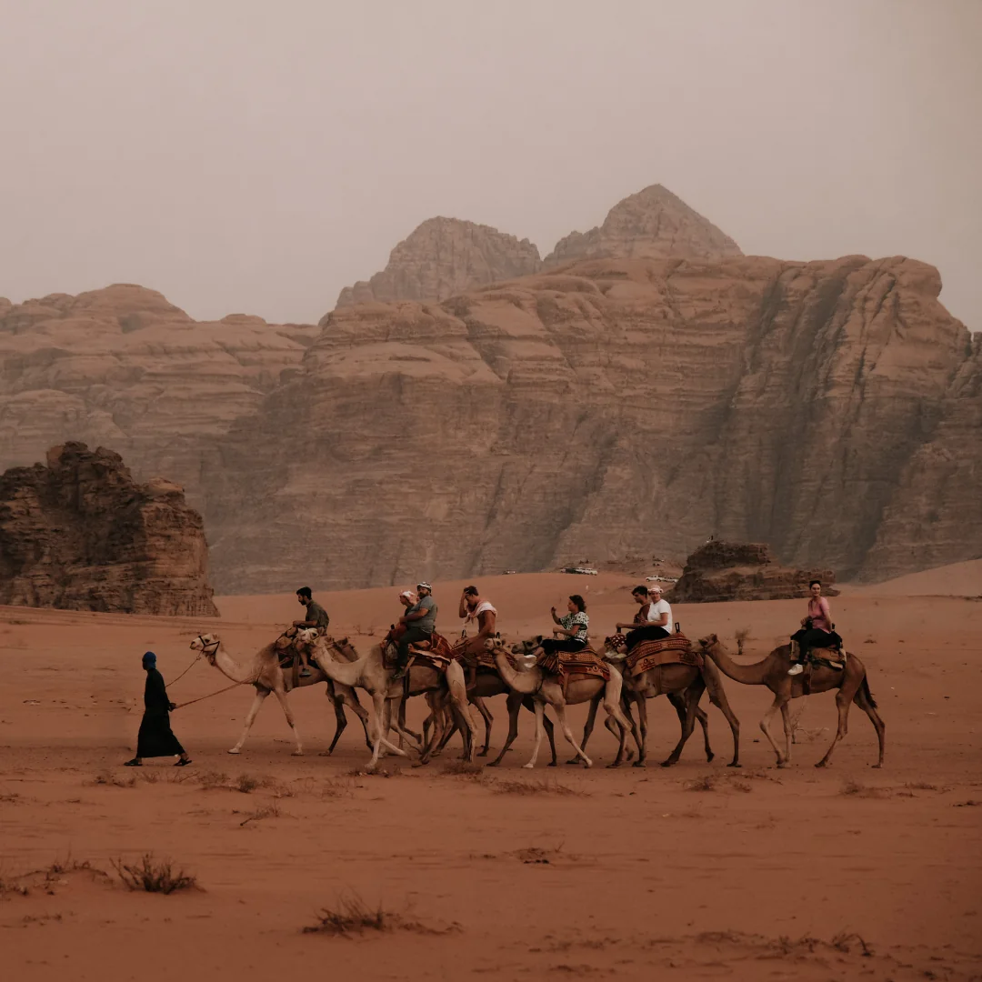 4-tägiges Kamel-Trekking-Abenteuer mit Beduinen in Wadi Rum, Jordanien