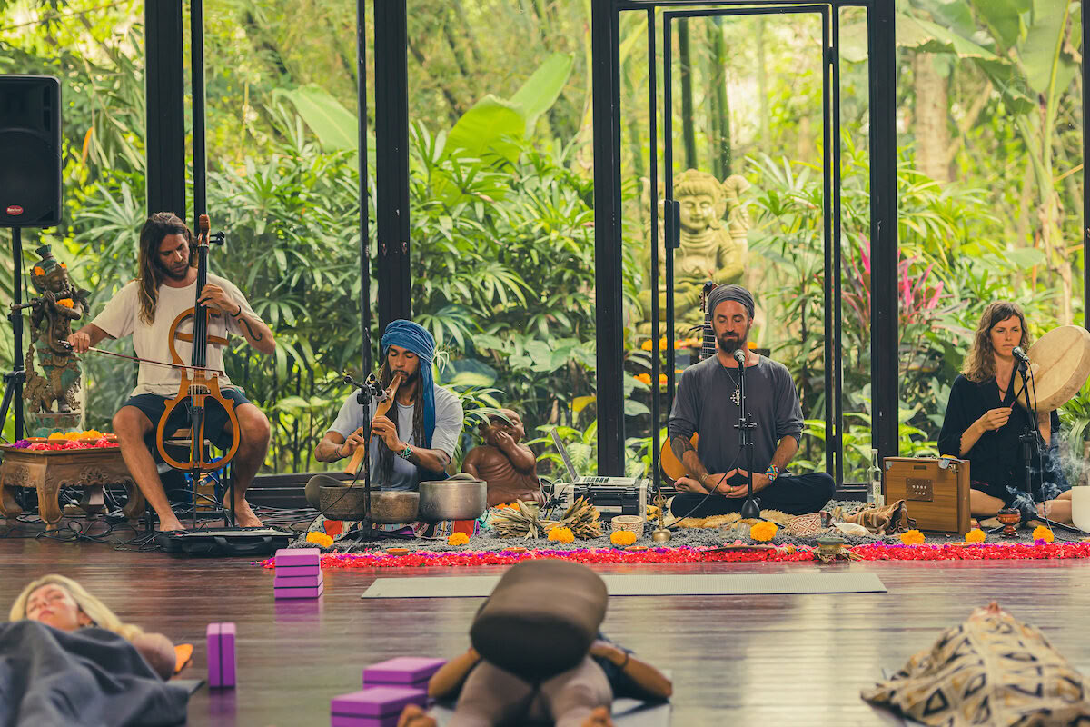 SomaYoga 200 200HR Präsenz-Yoga- & Somatics-Lehrerausbildung