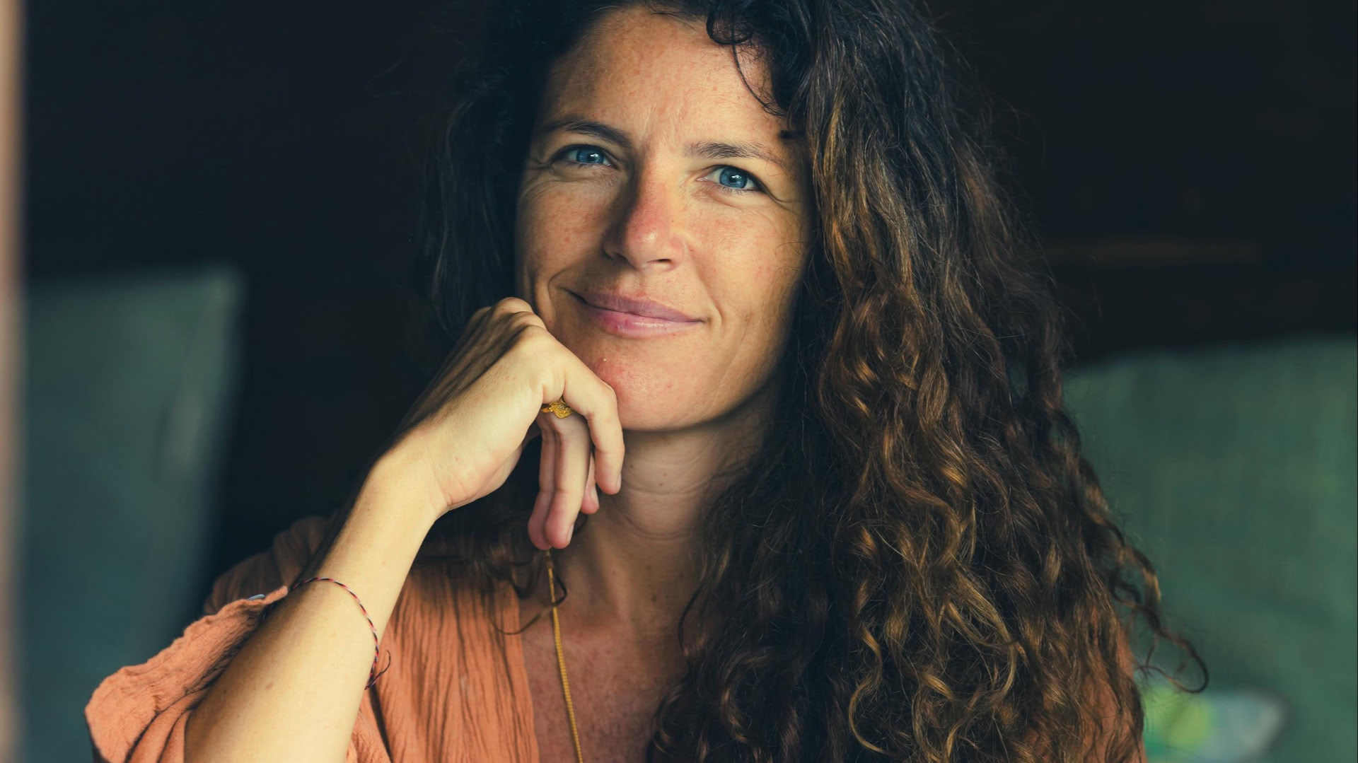 300 HR Yoga Teacher Training – Vertiefe die Praxis in Sex, Tod & Wohlstand – 100 HR vor Ort