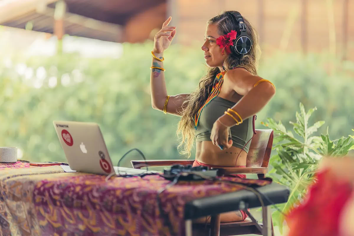 Lucidflow 100h von 300h YTT - Yoga Teacher Training Bali