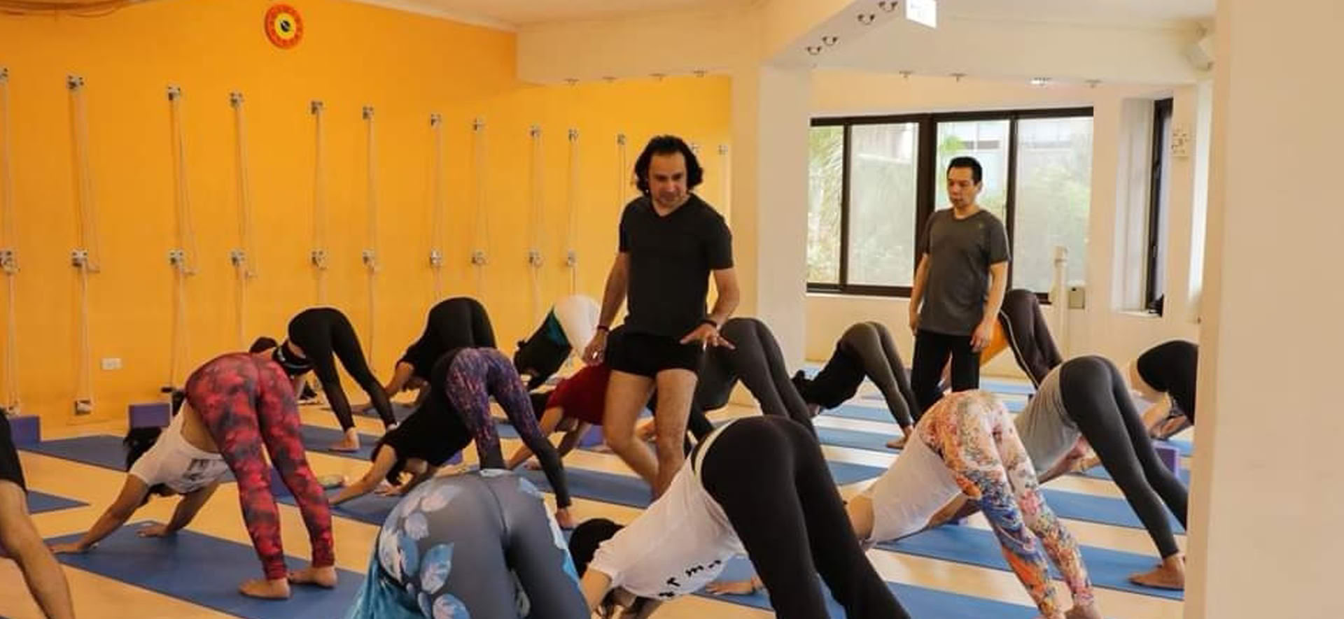 Yoga Retreat Kurs von Om Yoga Rishikesh