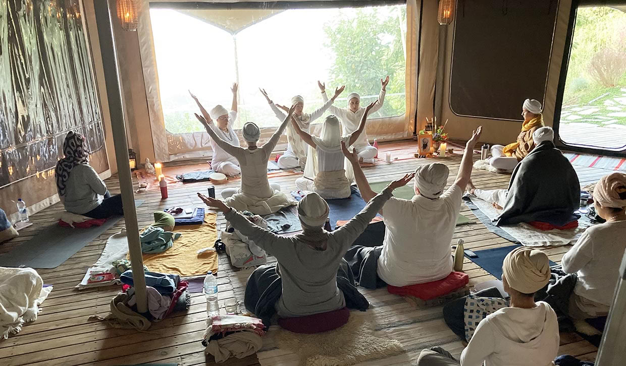Sungalaa Kundalini Yoga Teacher Training: Authentische Beziehungen