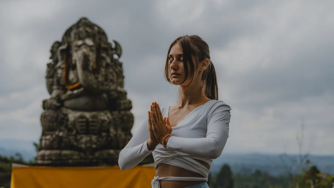 200-Stunden/300-Stunden Hybrid Yoga Teacher Training
