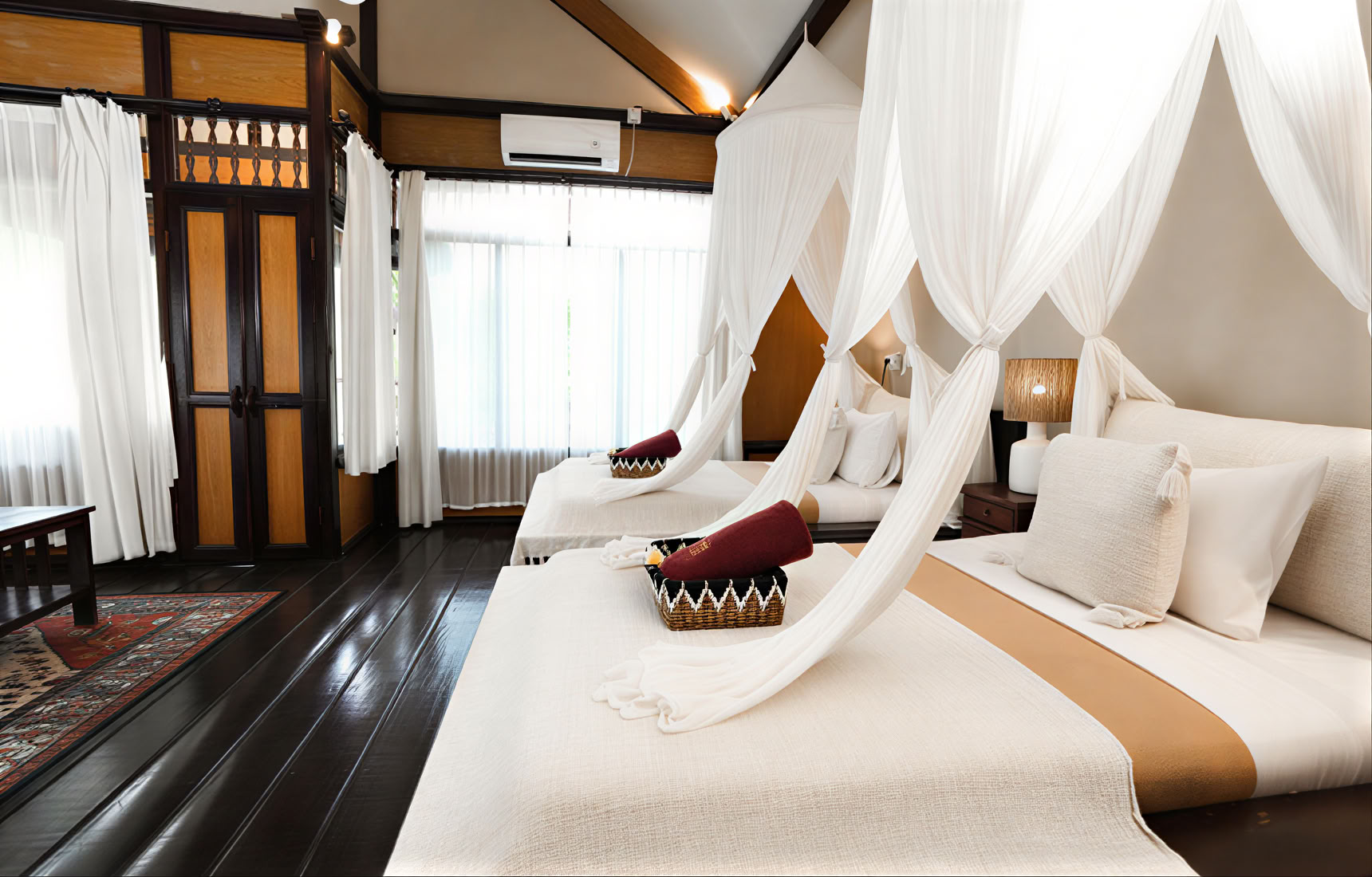 200-Stunden/300-Stunden Hybrid Yoga Teacher Training – 27. Nov. - 6. Dez.