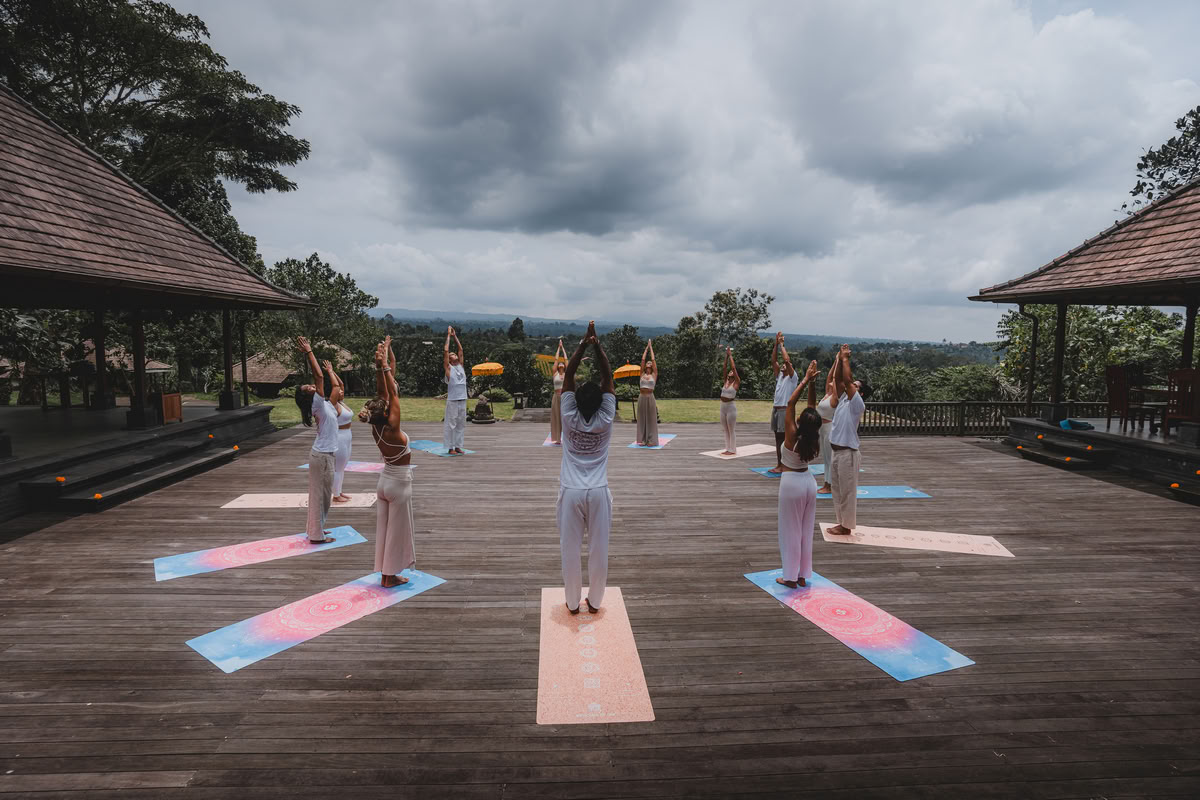 200-Stunden/300-Stunden Hybrid-Yoga-Lehrer*innen-Ausbildung – 24. Aug. – 6. Sep. 2026