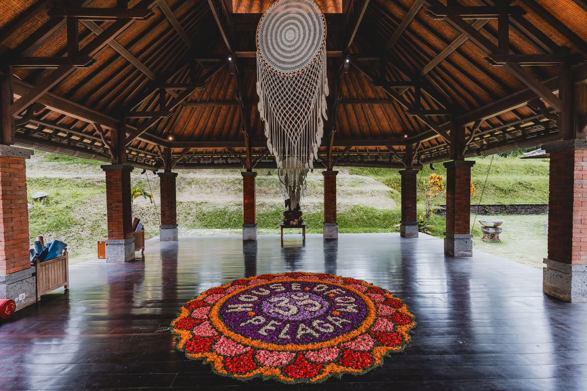 200-Stunden/300-Stunden Hybrid Yoga Teacher Training – 26. Nov. – 9. Dez. 2026