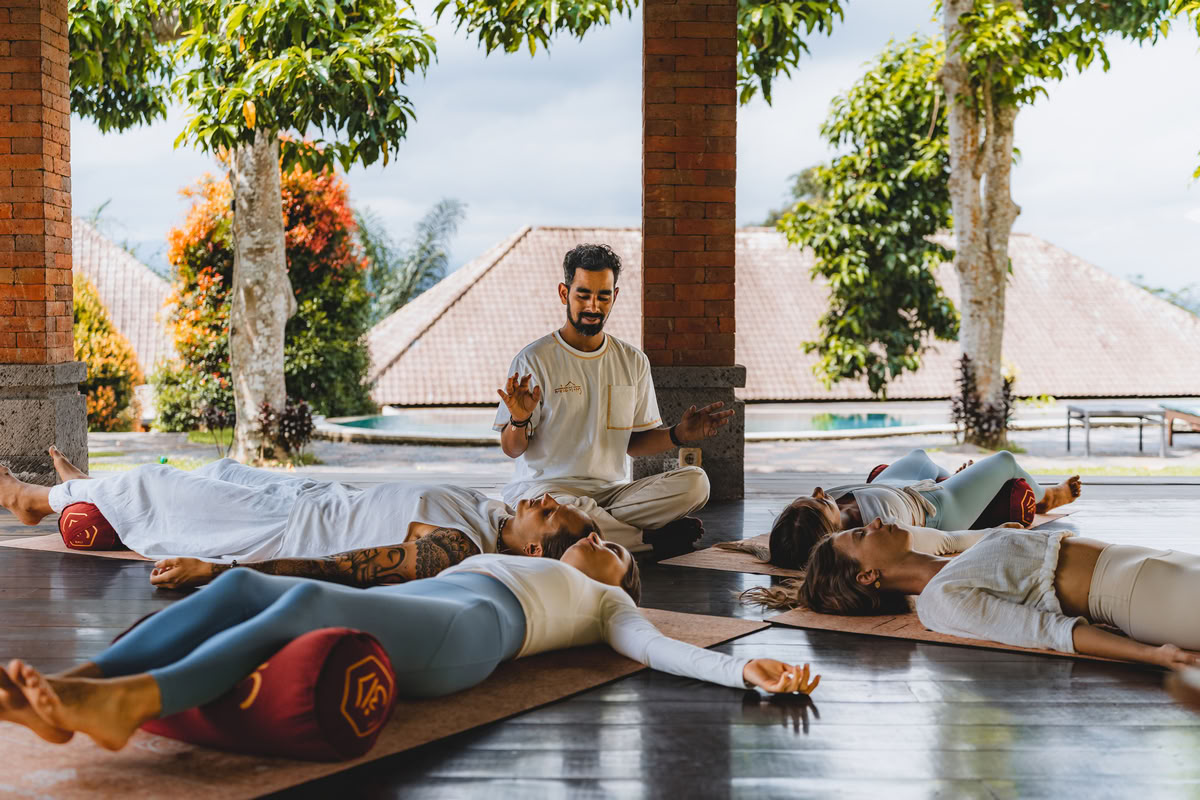 300-Stunden Yoga Teacher Training – 24. Aug. – 19. Sept. 2026