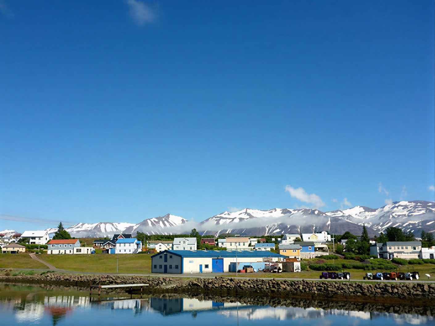 Yoga & Hike Midnightsun Retreat in Iceland – Dates 2026