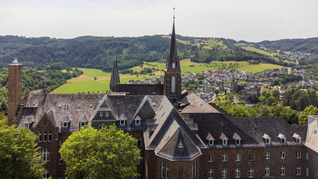 Yoga-Detox-Retreat mit Wandern im Kloster Waldbreitbach