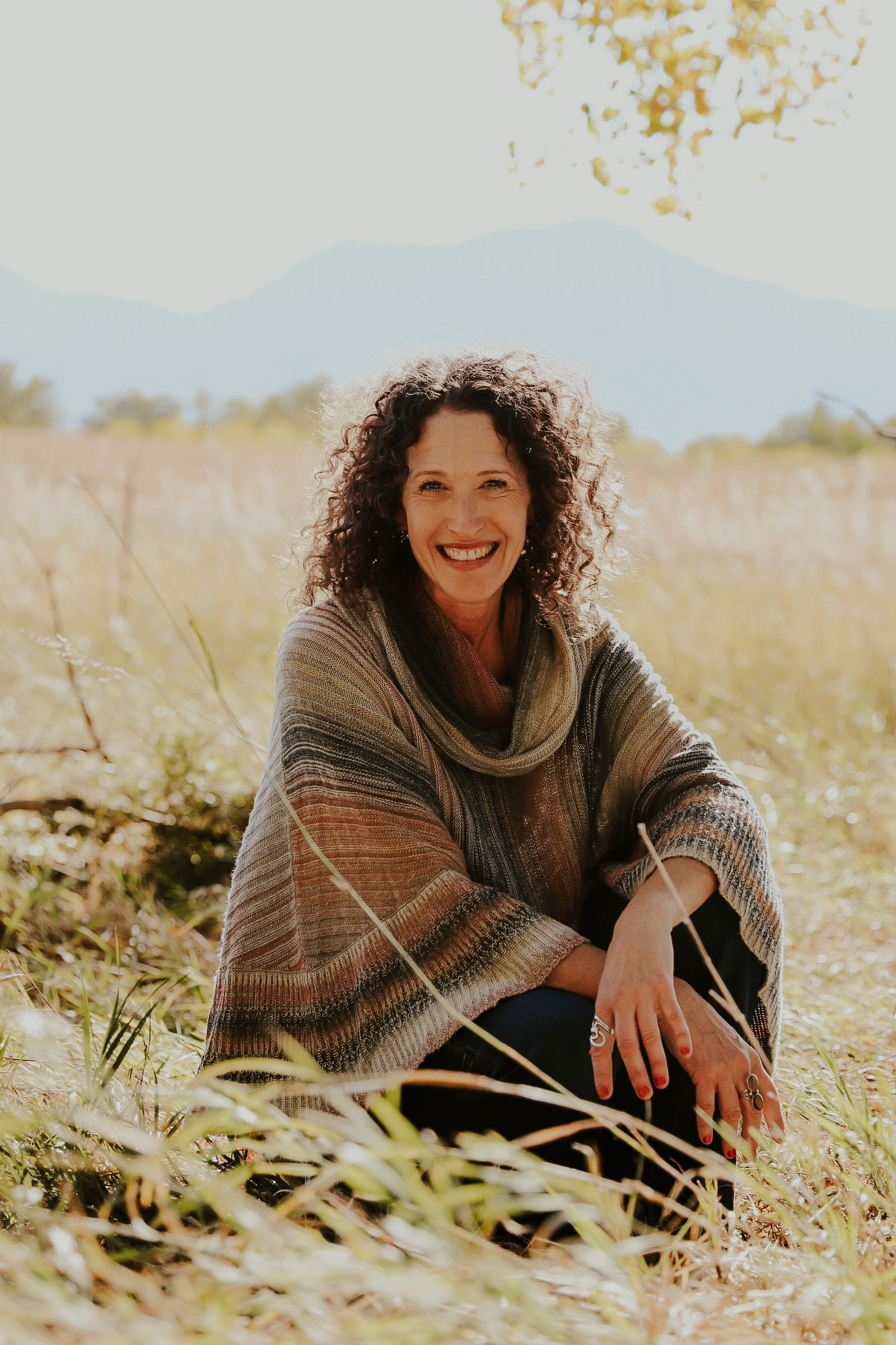 Riding the Waves in Community: Ein ganzheitliches und verkörpertes Retreat-Erlebnis für Frauen