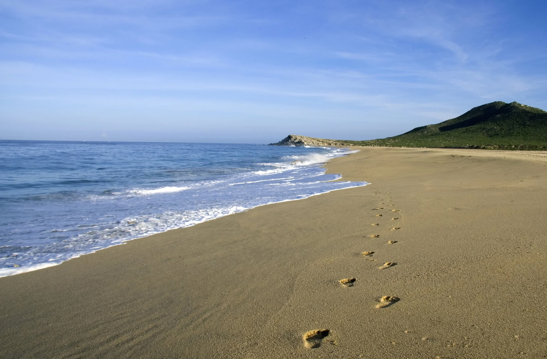 Riding the Waves in Community: Ein ganzheitliches und verkörpertes Retreat-Erlebnis für Frauen