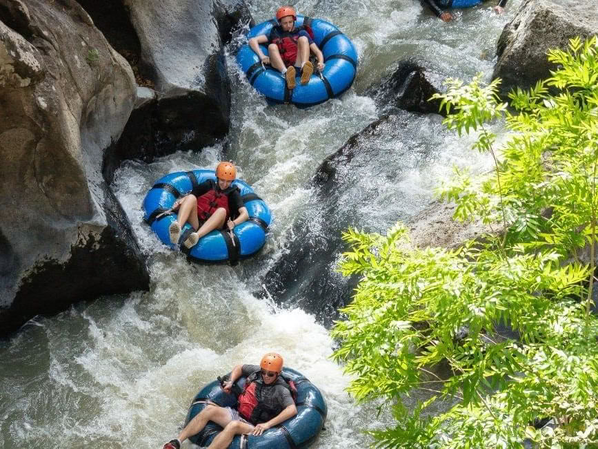 Tubing auf dem Fluss