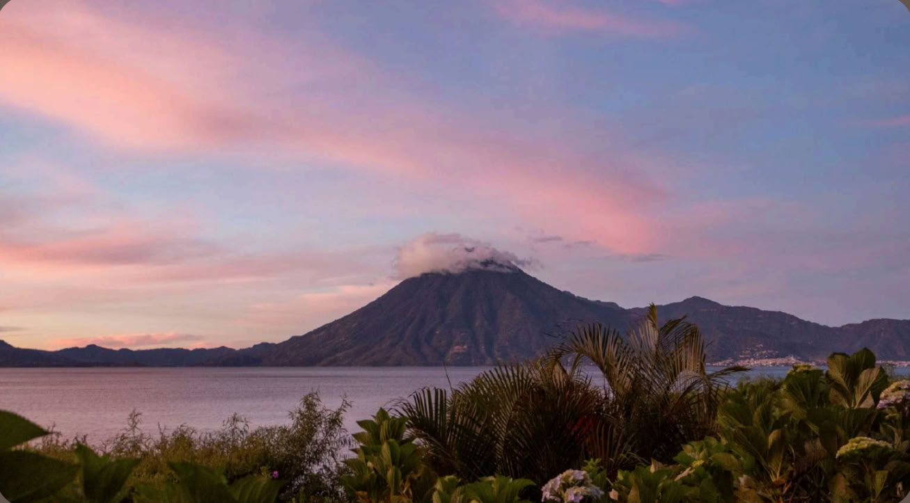 Creative Writing Retreat mit einer Prise Yoga / Jacqueline Sheehan & Jane Mortifee — Villa Sumaya