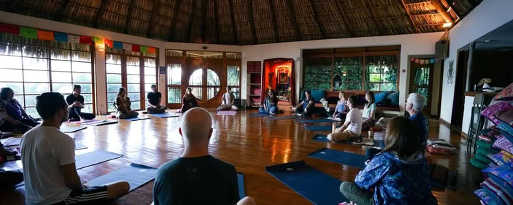 Kirtan-Leadership-Ausbildung / Ananda Das — Villa Sumaya